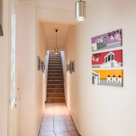 Mid Century 3 Bdr Centre Townhouse דירה *