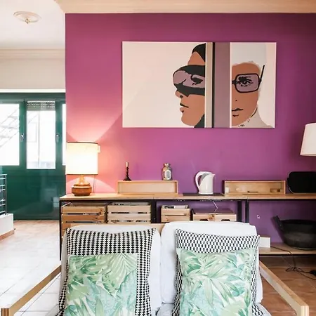 Mid Century 3 Bdr Centre Townhouse דירה